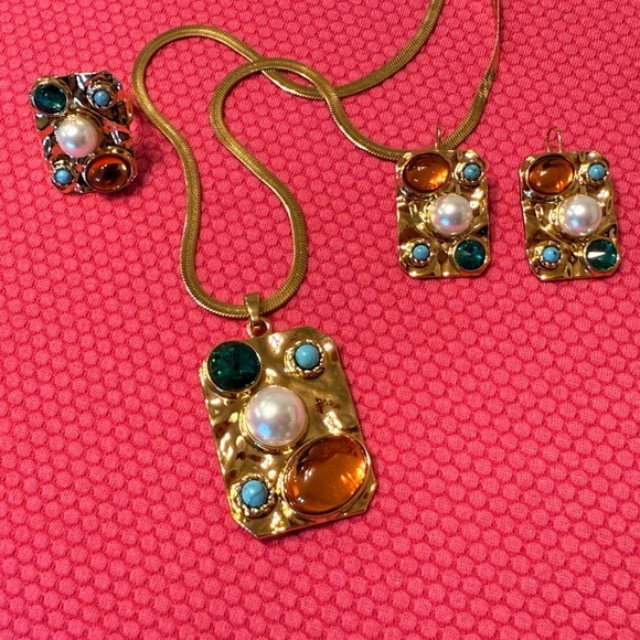 ✨ Gold Multi-Gem Statement Jewelry Set – Necklace, Earrings & Ring ✨ - Picture 8 of 10